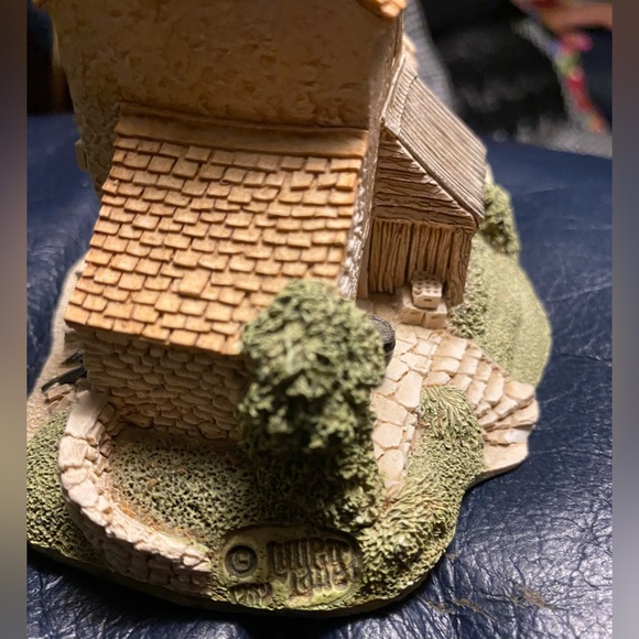 Lilliput Lane Cottage “O’Laceys Store” - Picture 3 of 7